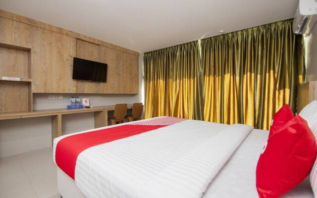 Gapura Hotel by OYO Rooms