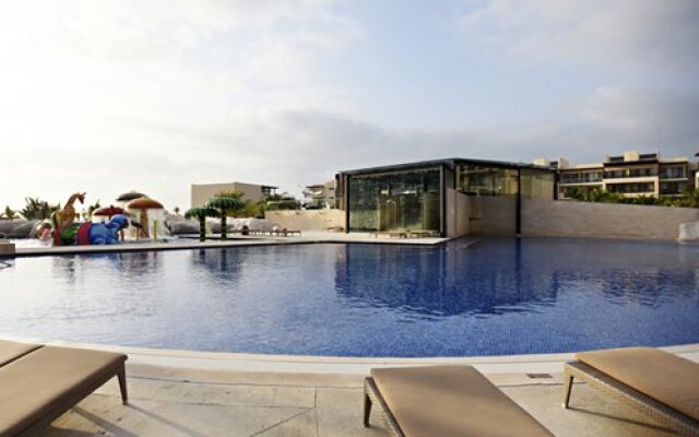 TravelSmart at Royalton Riviera Cancun Exclusive for WVO Members, Cancun, Mexico