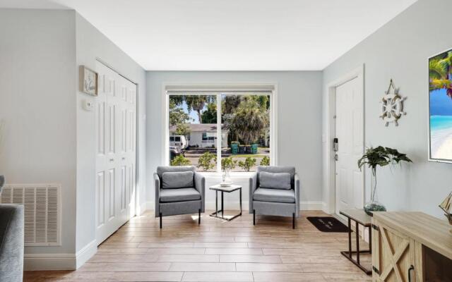 Sunny Waterside B in Dania Beach