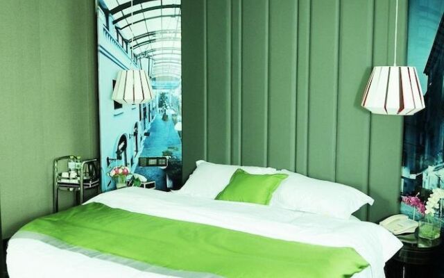 Carnival Fashion Hotel