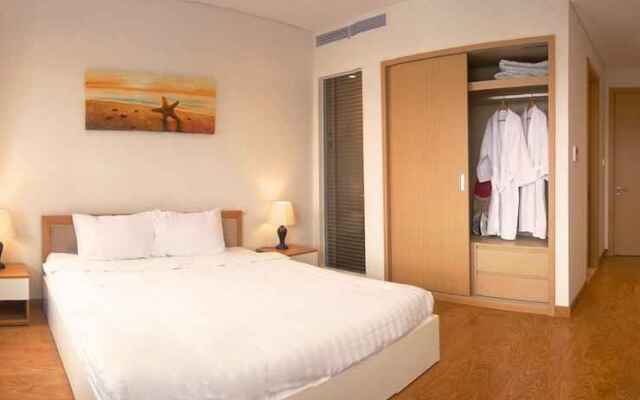 Johnnys Apartment & Ocean Villa