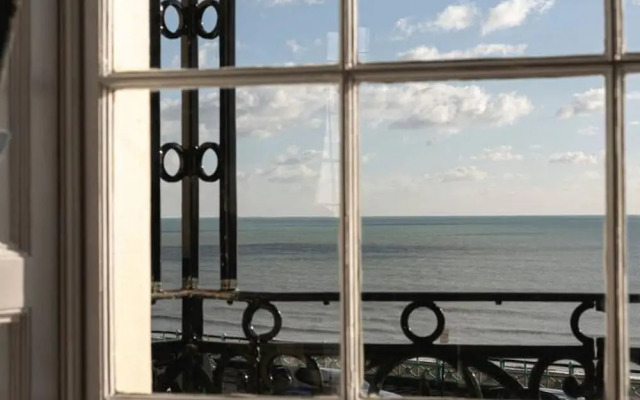Marine Parade Sea View 2-bedroom Apartment