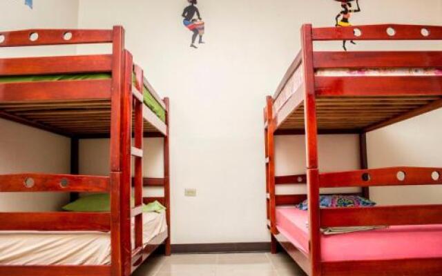 Aleman Tours And Hostel