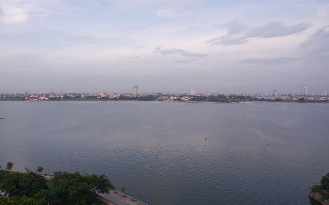Sunset Westlake Hanoi Hotel