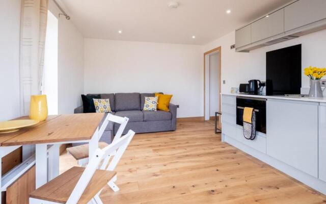 Maple – Three Tuns Apartments