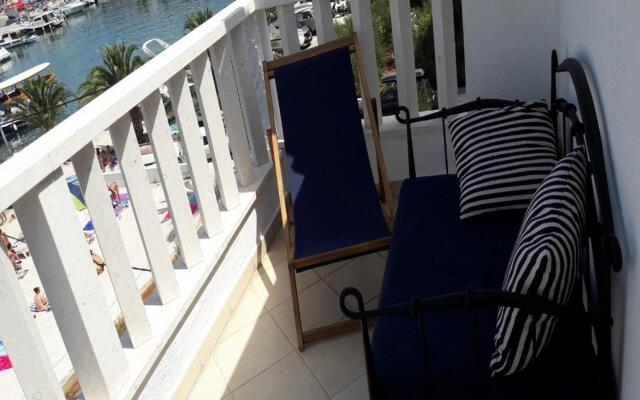 Antonia - 5 m From sea - A4