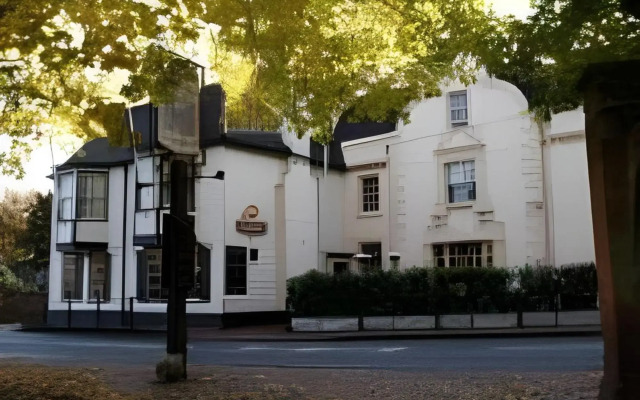 Greyhound Hotel
