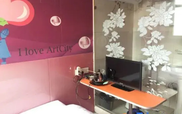 Xingzhong Hotel (Shanghai Xingzhong Road Subway Station)