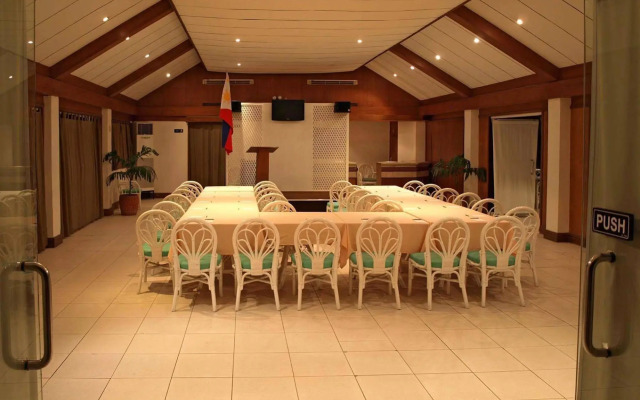 Almont Inland Resort