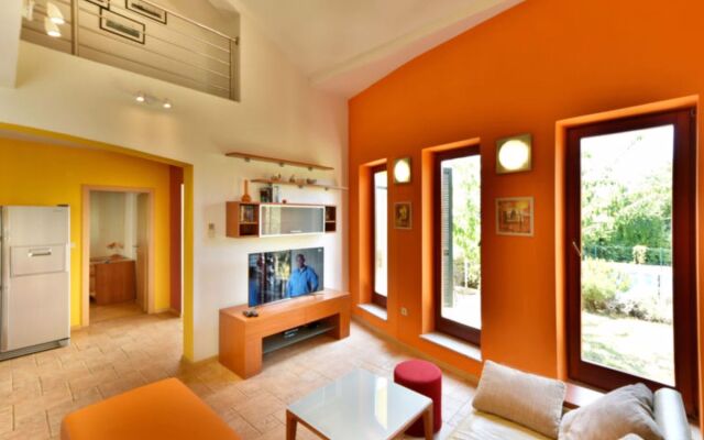 Villa Yellow House