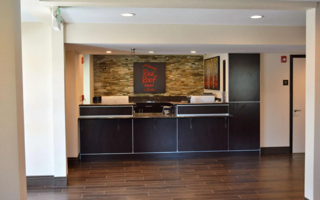 Red Roof Inn & Suites Sacramento North