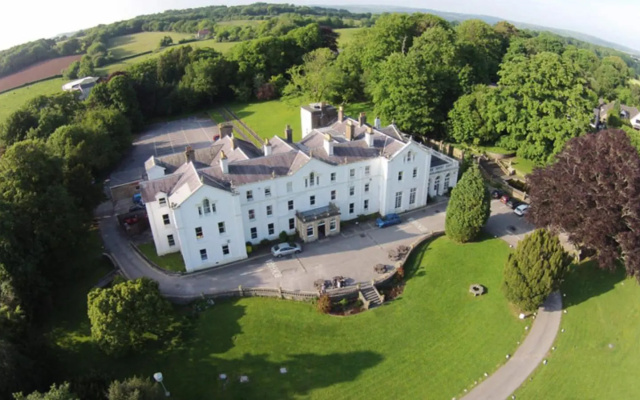 Court Colman Manor