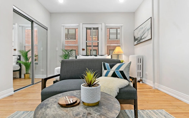 Stylish Studio - Barry S1