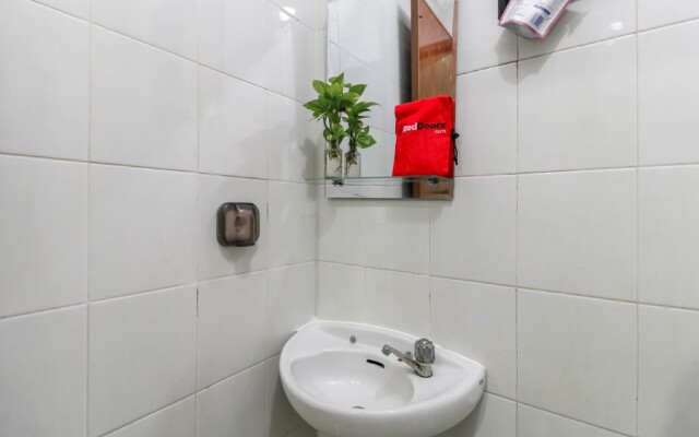 RedDoorz Plus near Trisakti University