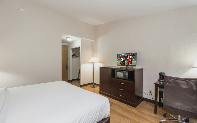 Red Roof Inn & Suites Mt Holly - McGuire AFB