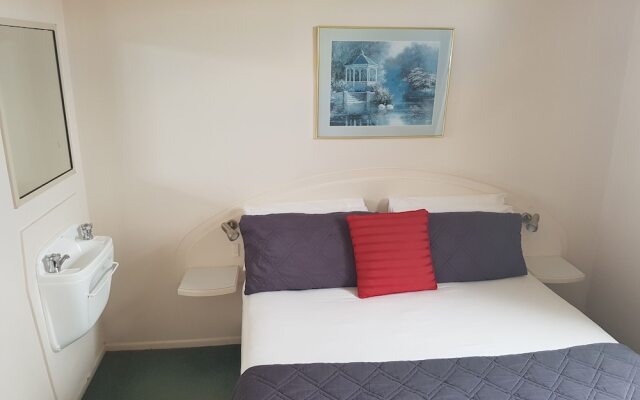 Boulevard Motel & Restaurant