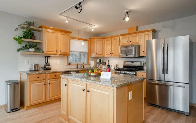 Linden Hills Retreat
