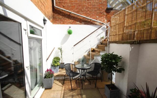 The Courtyard Apartment