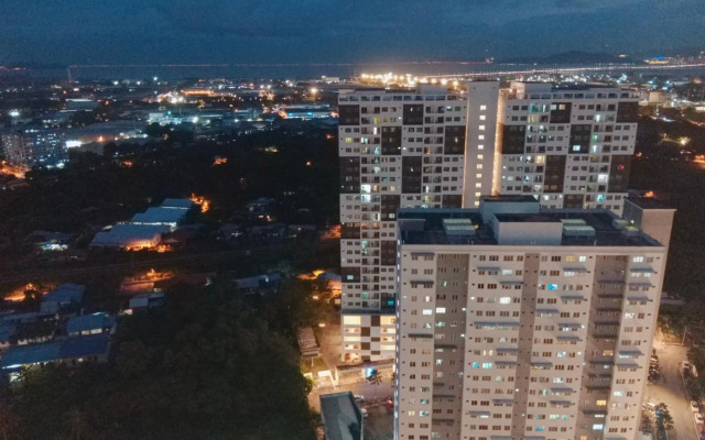 Comfortable18 3R2B 7pax Meritus Perai