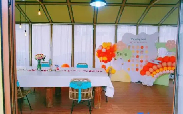 Tianjin hobbit cabin B & B (xijingyu store)