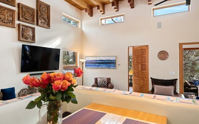 Casa Ladera - Enchanting Home, Nestled in Foothills With Spectacular Views