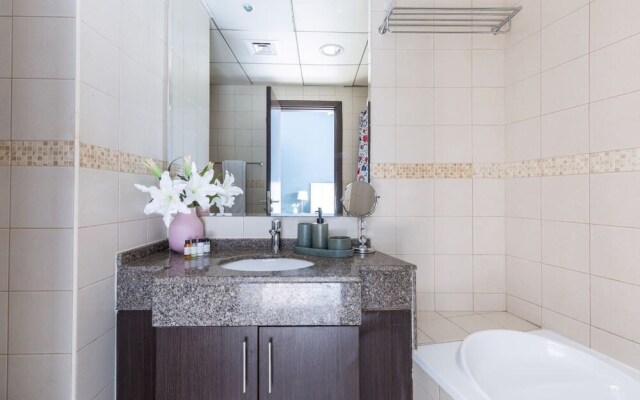 1BR Tranquil Space With Incredible Marina Views!