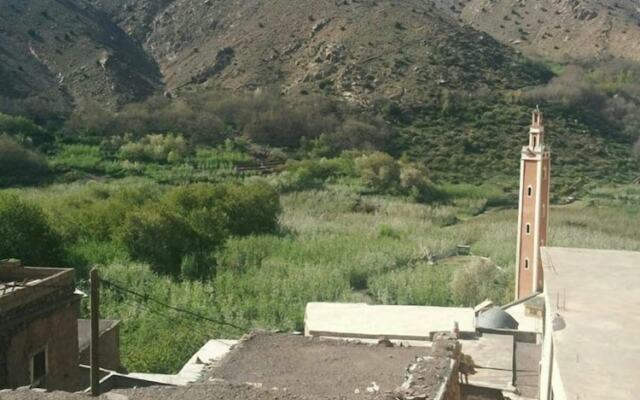 Auberge Tafraout Armed