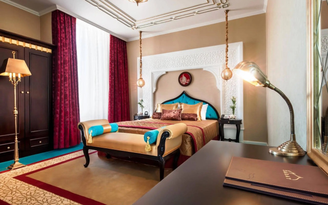 Saraya Corniche Hotel