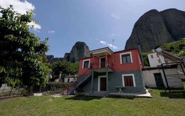 Fani's House Under Meteora