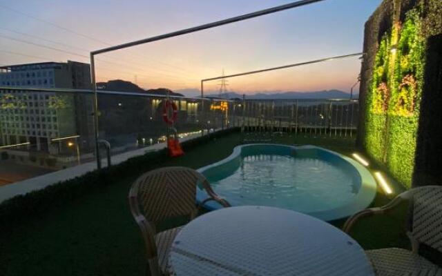 Thekra Hotel