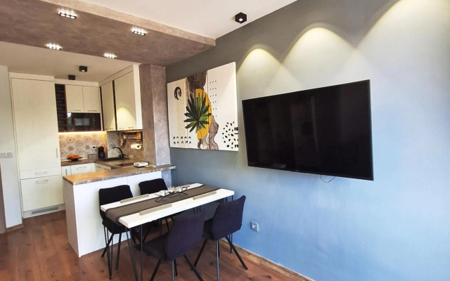 Cloud 6 -Top Center,360° view,Free private parking