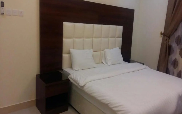 Dana Plaza 1