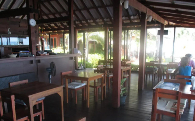 Lipa Bay Resort