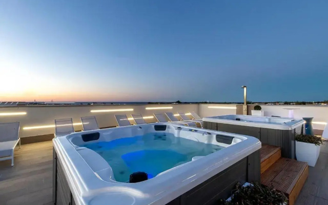 Hotel Sundeck