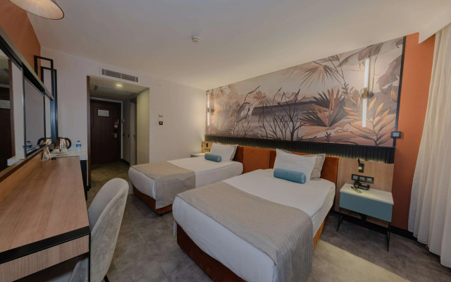 Best Western Plus Khan Hotel