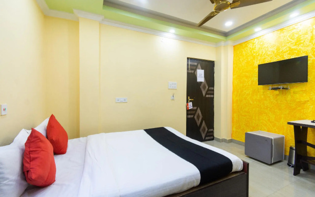 Hotel Holiday Royal by OYO Rooms