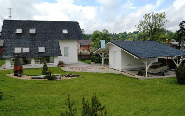 Serene Holiday Home With Private Garden, Whirlpool, Terrace
