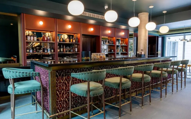 Cenica Porto Hotel, Curio Collection by Hilton
