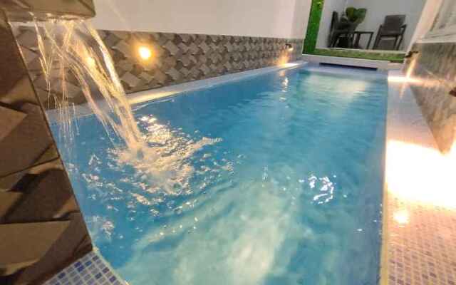 Vilatel A8 With Private Mini Pool By N2K