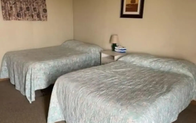Gull Lake Lodge Motel