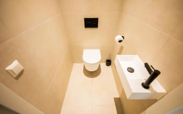 Blithe 4 Bedroom Apartment 105m2 -ss177b-