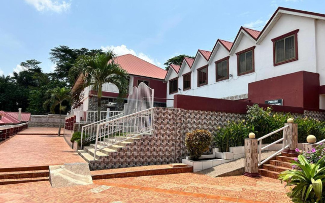 Royal Lee's Hotel