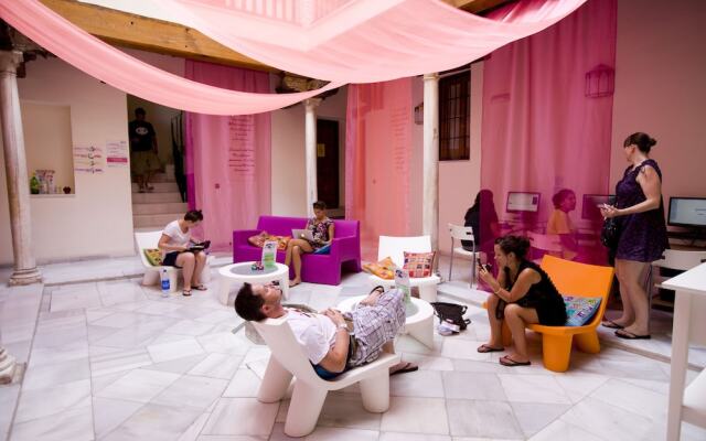 White Nest Hostel