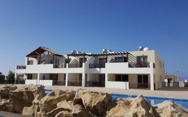 2 Bedroom Apartment E8 Located Pool Level Sea View Free Wifi