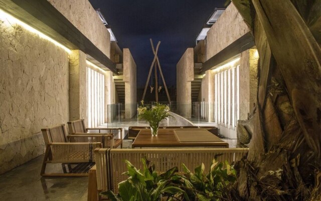 Bh 07 - Penthouse Glamorous Zen In The Jungle