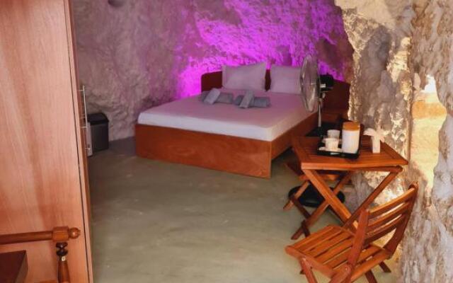 Anassa suites Cave 11