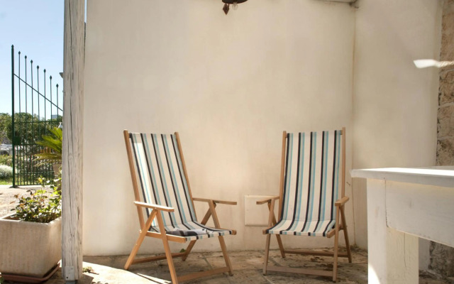 Trulli sul vignale in Masseria Santalachicca