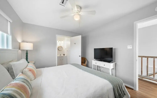 Crab Claw by Ryson Vacation Rentals