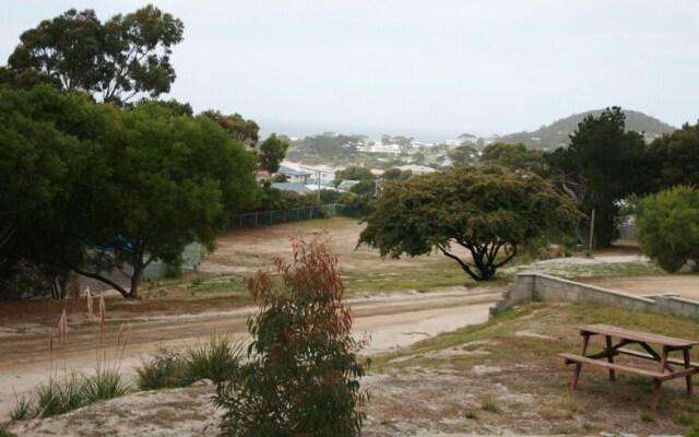 Seaview Holiday Park and  Hostel