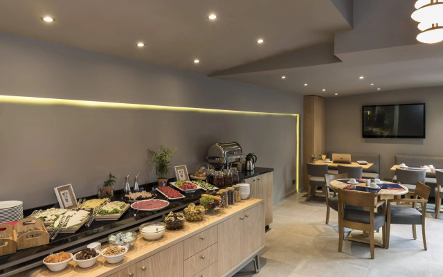 Upsuites Hotel